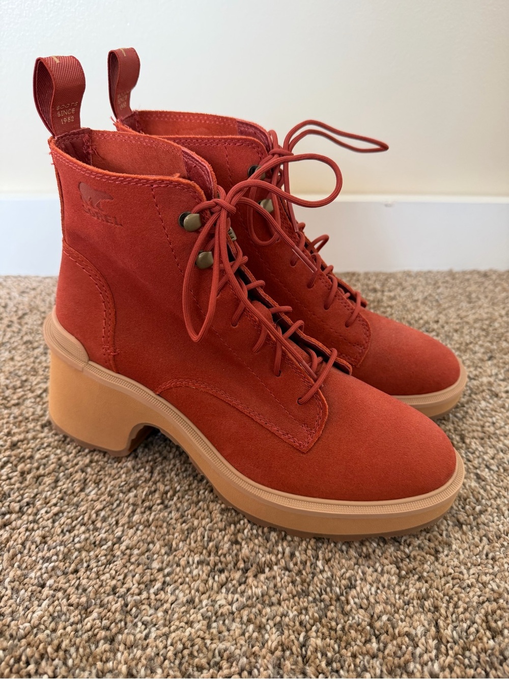 SOREL Hi-Line Heel Lace Boots Warp Red, Tawny Buff NL4875-849